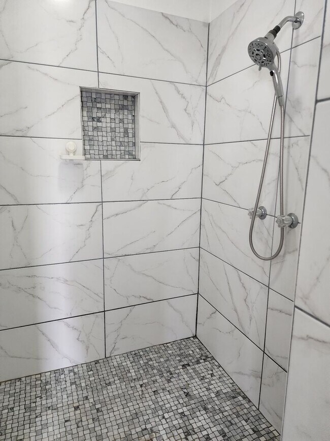 Foto del edificio - Fully Furnished Studio Available in Downey