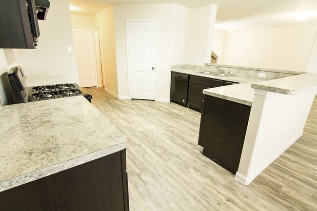 Foto del edificio - 6011 Fading Night Dr