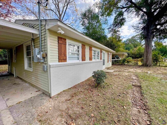 Foto del edificio - 108 Smith Pl