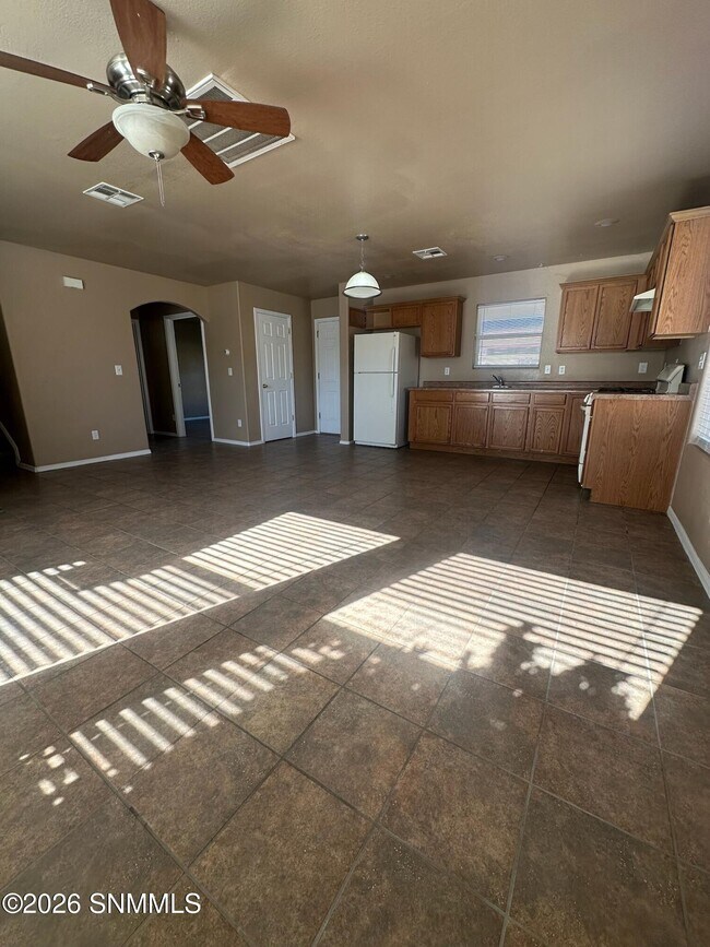 Foto del edificio - 1595 Carrillo Ct