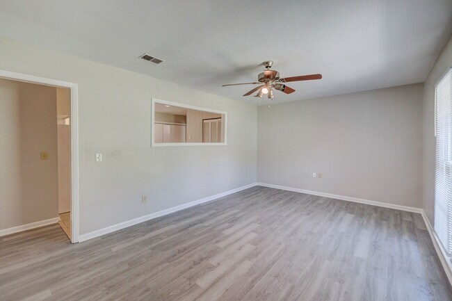 Foto del edificio - 213 El Ogden Dr