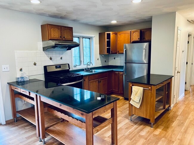 Foto del edificio - 42 Crescent Ln