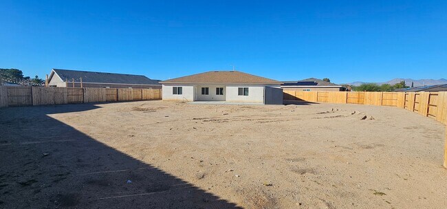 Foto del edificio - Beautiful Solar-Powered 4 Bedroom Home Built in 2021