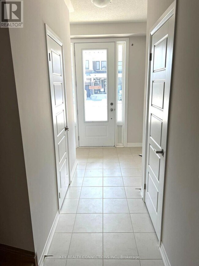 Building Photo - 106 Yale Dr