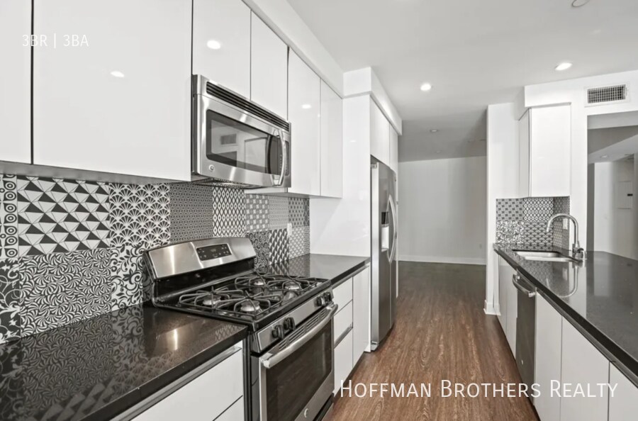 Foto principal - 1868 Kelton Ave Los Angeles, CA 90025