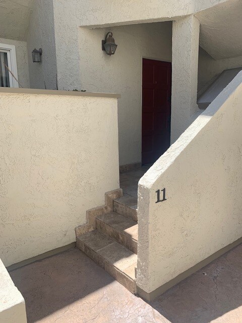 Entrada frontal - 1232 Stanford St