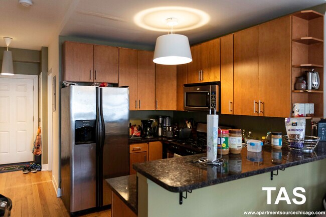 Foto del edificio - 3023 N Oakley Ave
