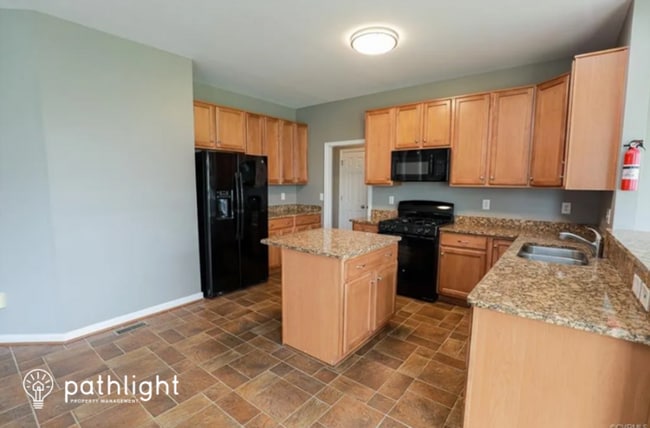 Building Photo - 120 Hawk Nest Ct, Richmond, VA, 23227