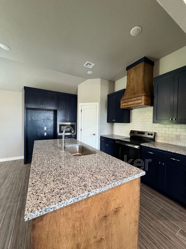 Foto del edificio - 4956 SE 12th Ave