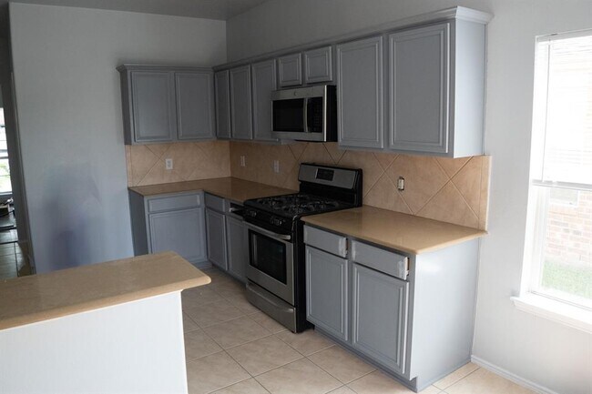 Foto del edificio - 8727 Cedar Walk Dr