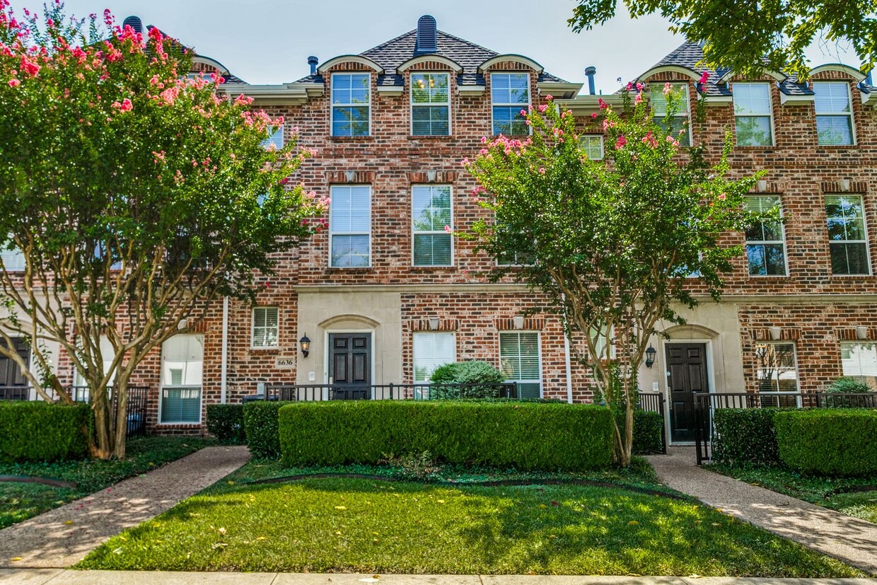 Primary Photo - Easy walking distance to SMU campus!