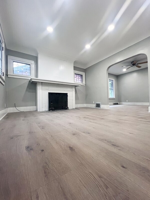 Foto del edificio - 5133 Whitfield St