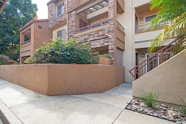 Building Photo - 15273 Maturin Dr