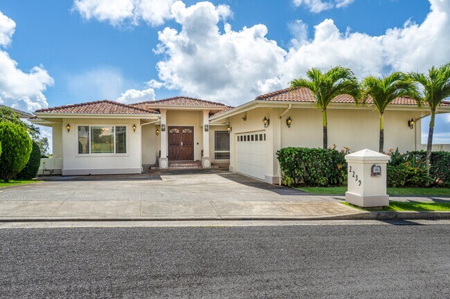 Building Photo - 2239 Piimauna St