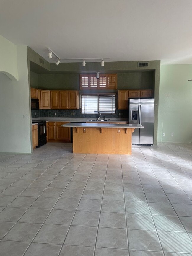 Building Photo - Oro Valley SFH Single Story