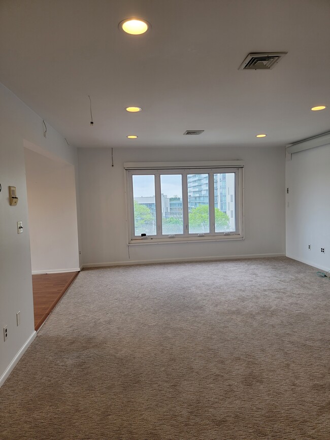 Building Photo - 314 Palisade Ave