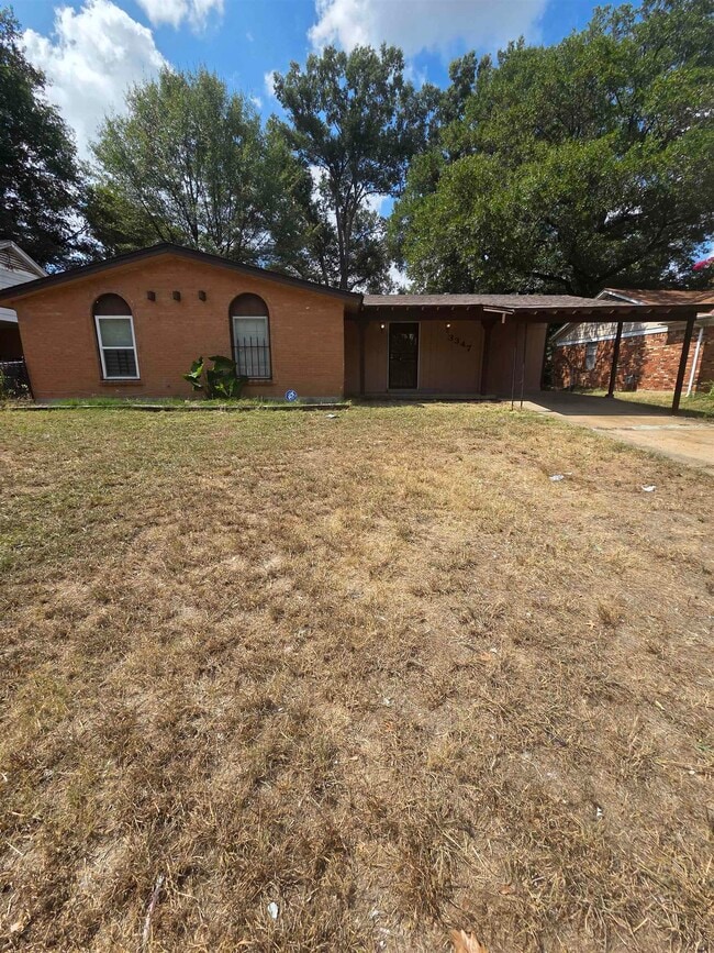 Building Photo - 3347 Clearbrook St