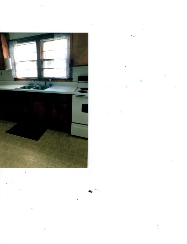 Kitchen - 2603 Florence Dr