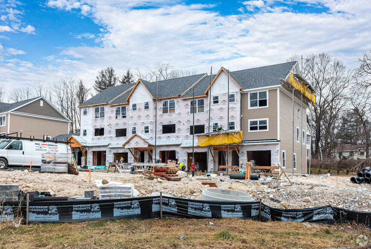 Building Photo - Lanesville Village