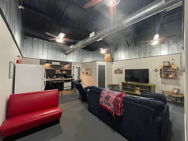 Building Photo - Studio 421: Urban Edge. West Texas Soul.