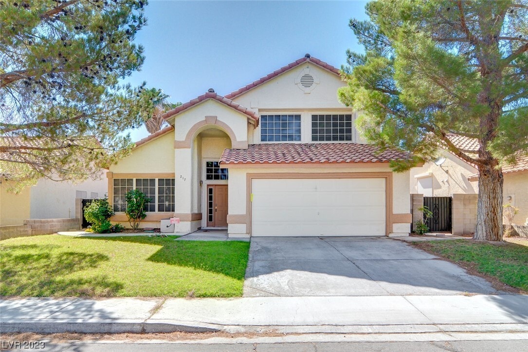 Primary Photo - 217 S White Cloud Cir