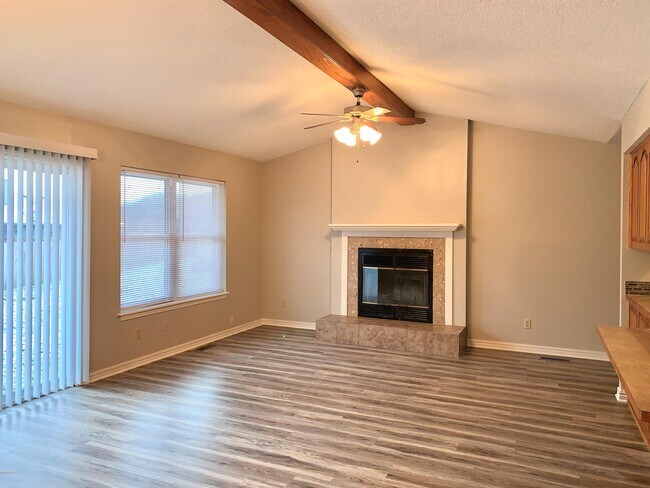 Building Photo - 3111 N Loma Linda Dr