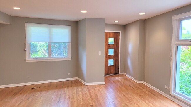 Building Photo - 436 Elm Pl