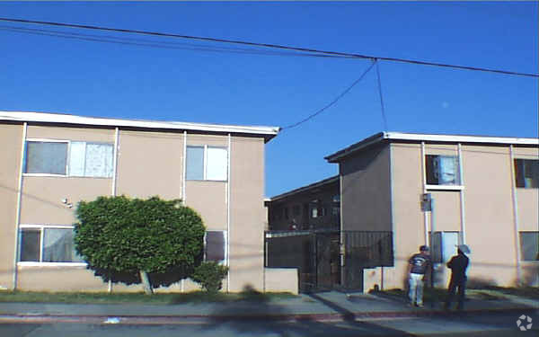 Primary Photo - 8232 Wilcox Ave