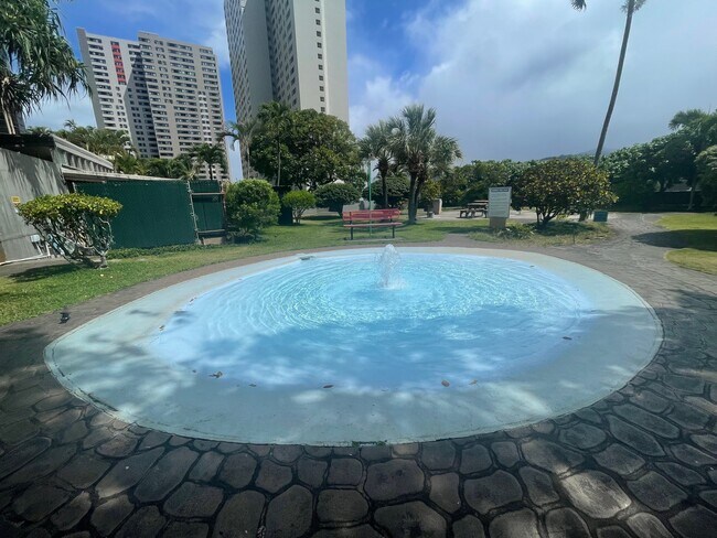 Splash pool - 55 S Kukui St