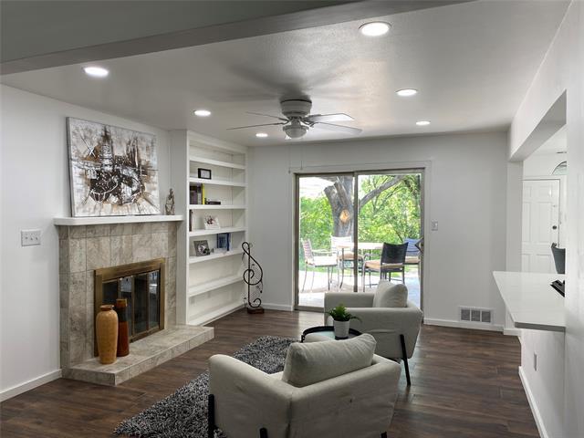 Building Photo - 608 St Lukes Dr