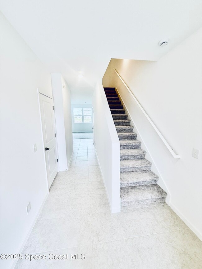 Building Photo - 1858 Bluewater Ln