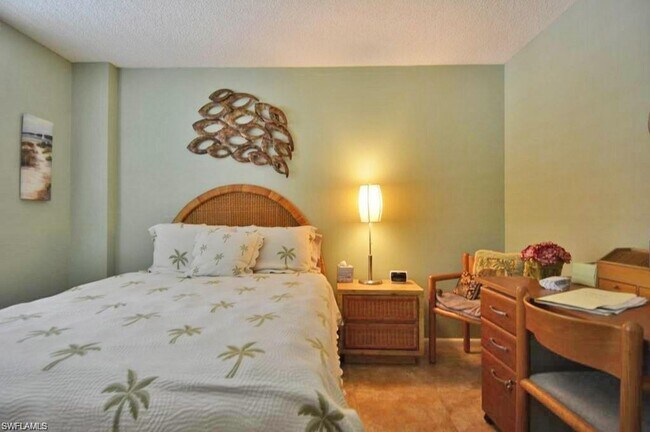 Foto del edificio - ** APRIL 2026 AVAILABLE ***FURNISHED SEASONAL RENTAL***MARCO ISLAND***SOUTH SEAS***