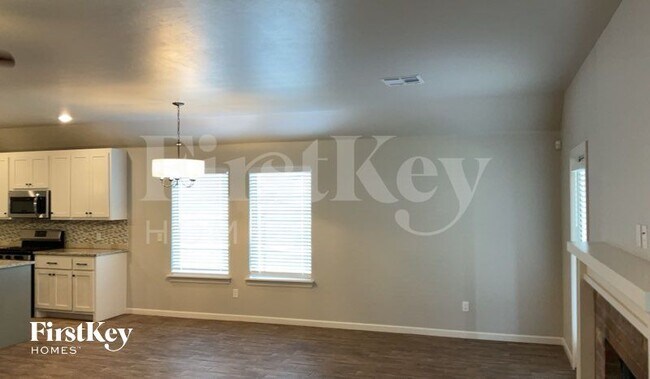 Foto del edificio - 16716 Doyle Dr