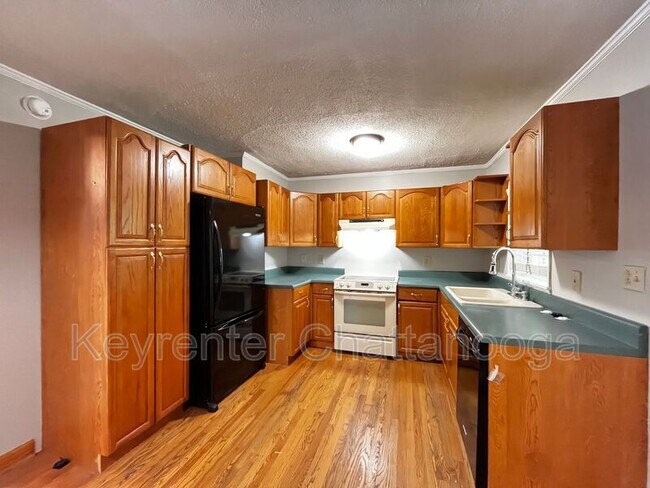 Building Photo - 3409 Van Buren St