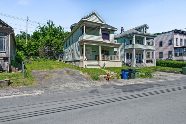 Building Photo - 320 Saratoga Ave