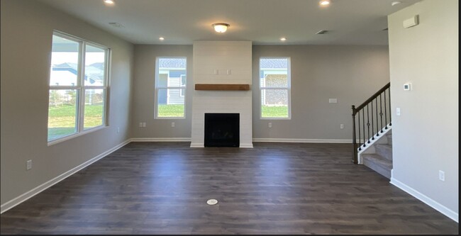 Building Photo - 132 Willow Bend Dr