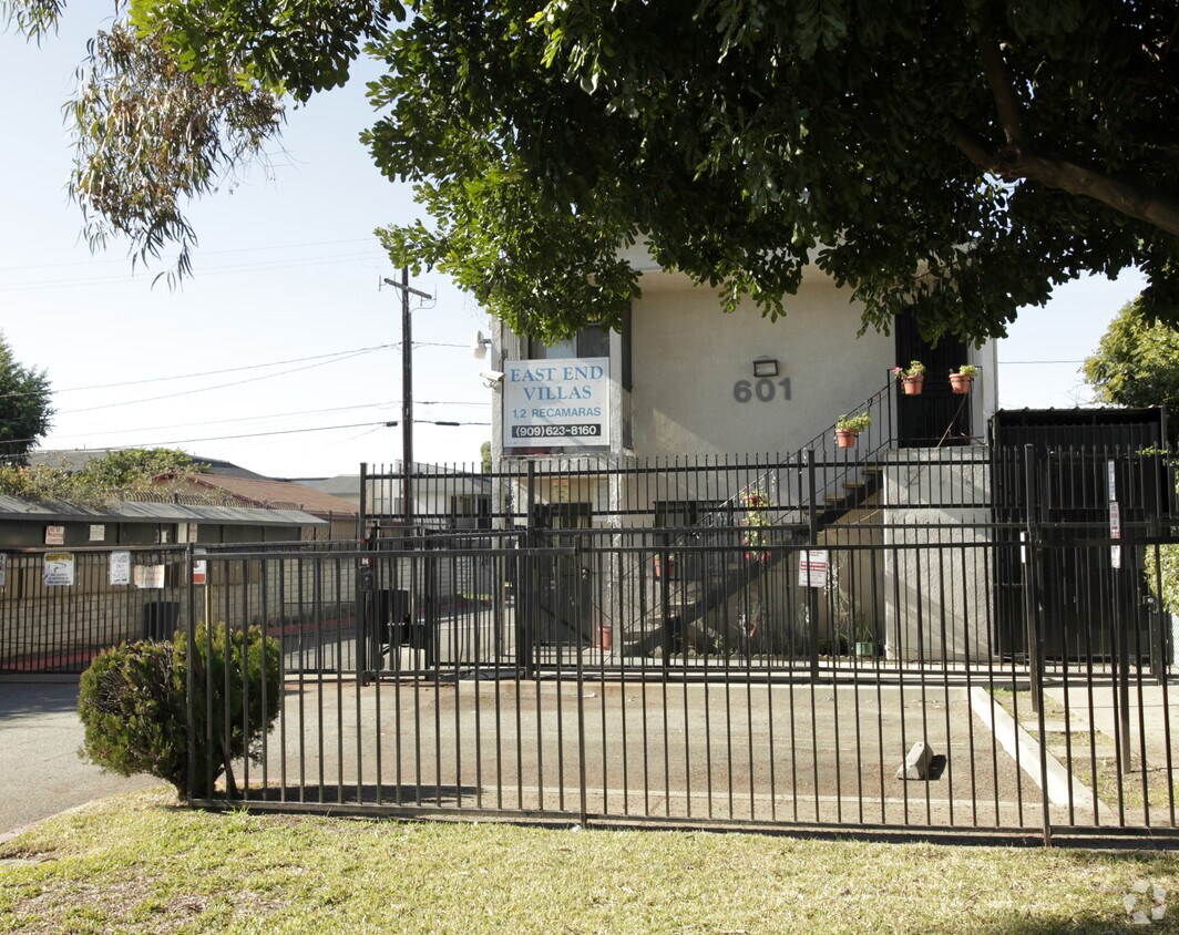 Gate - East End Villas Apartments
