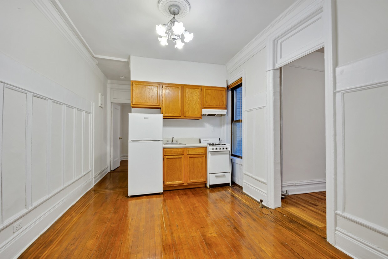 Primary Photo - 55 Tiemann Pl