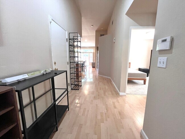 Foto del edificio - Special Move-In Promotion: Move in this year and get ½ off your second month’s rent! Don’t miss t...