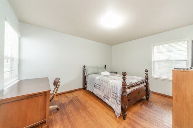 Foto del edificio - 5542 Turtle Creek Rd