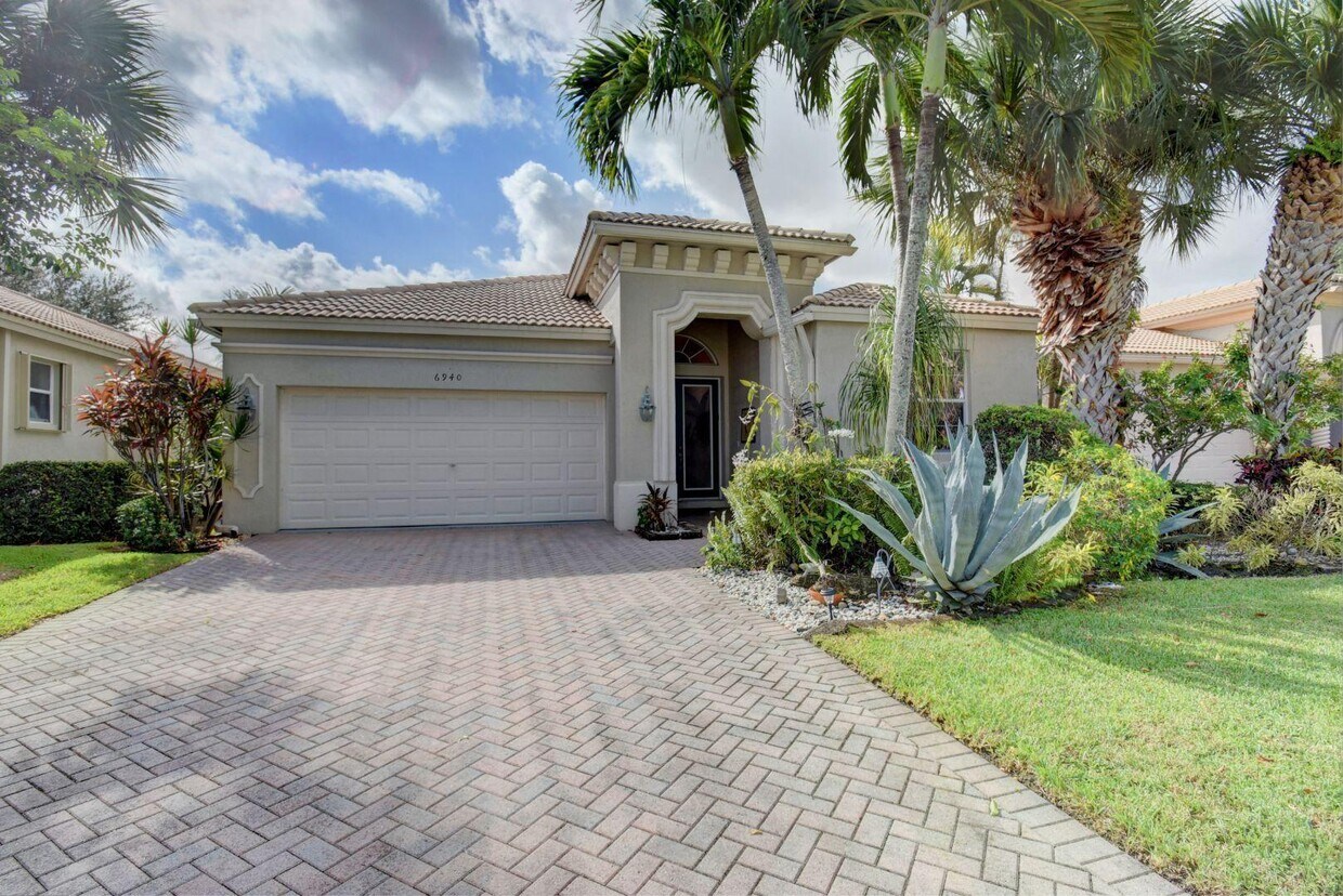 Primary Photo - 6940 Southport Dr