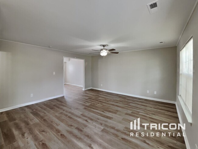 Building Photo - 1521 Clover Ridge Ct