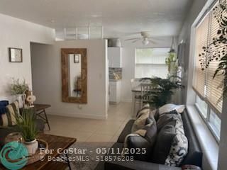 Foto del edificio - 841 NE 40th St