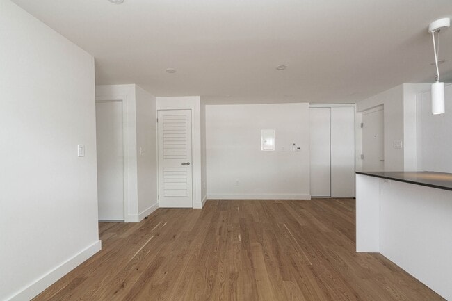 Building Photo - 457 Marlee Ave