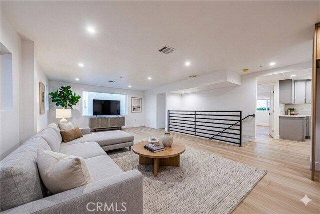 Foto del edificio - 1658 S Hayworth Ave