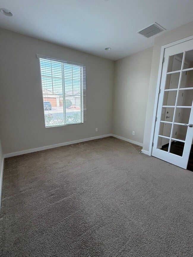 Foto del edificio - 9519 W Fallen Leaf Ln