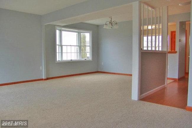 Building Photo - 3 br, 2.5 bath Townhome - 354 Surrey Club Ln