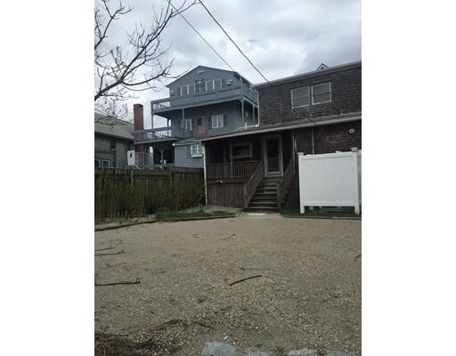 Primary Photo - 70 Glades Rd