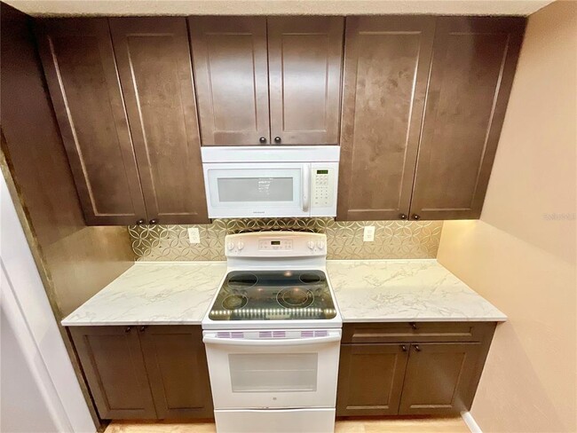 Building Photo - 13812 Nice Ln