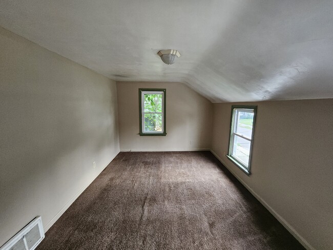 Building Photo - 1617 Spring Ave NE
